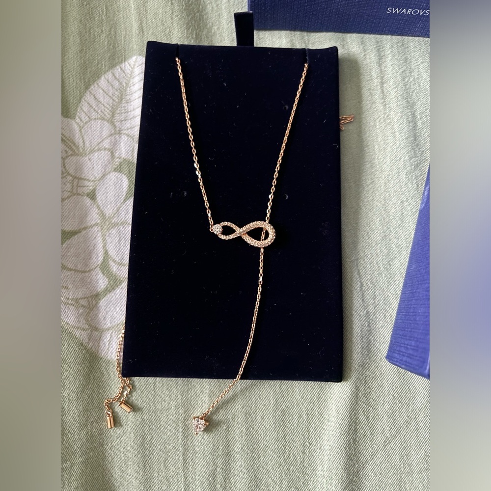 Swarovski infinity Y necklace